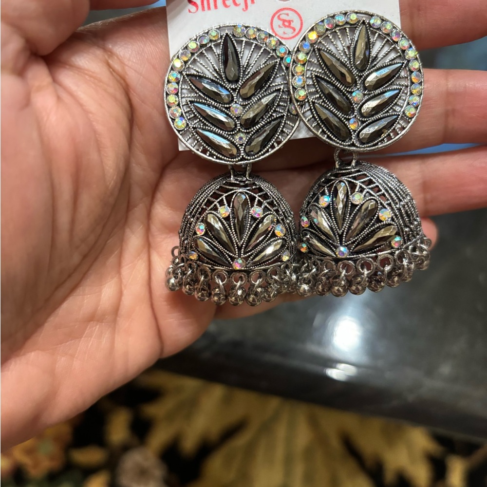 NWT Beautiful Black Crystals Dangling Earrings